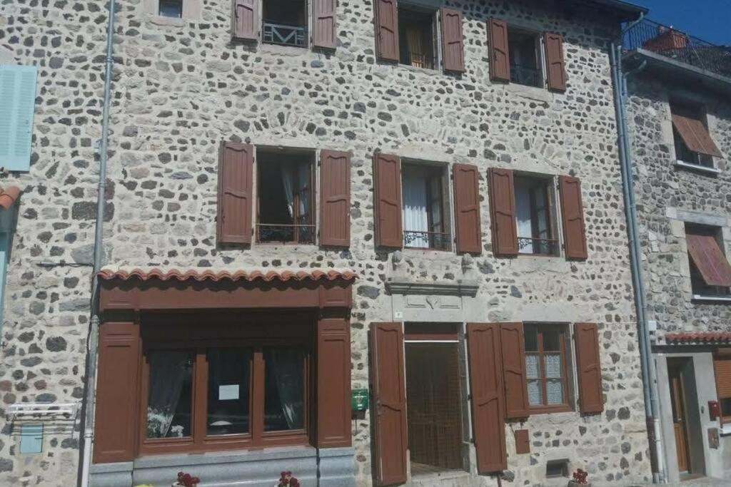 Gite De La Chapelle, Au Coeur De La Cite Medievale Allègre Eksteriør billede